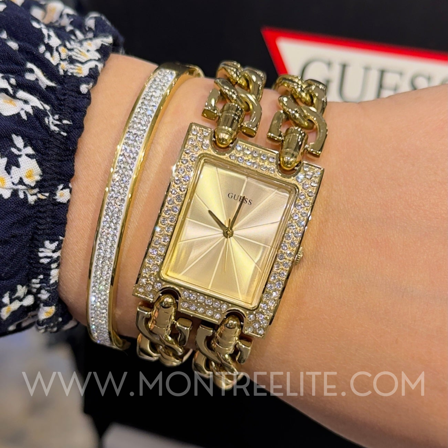 Montre GUESS Heavy pour femme W0072L1