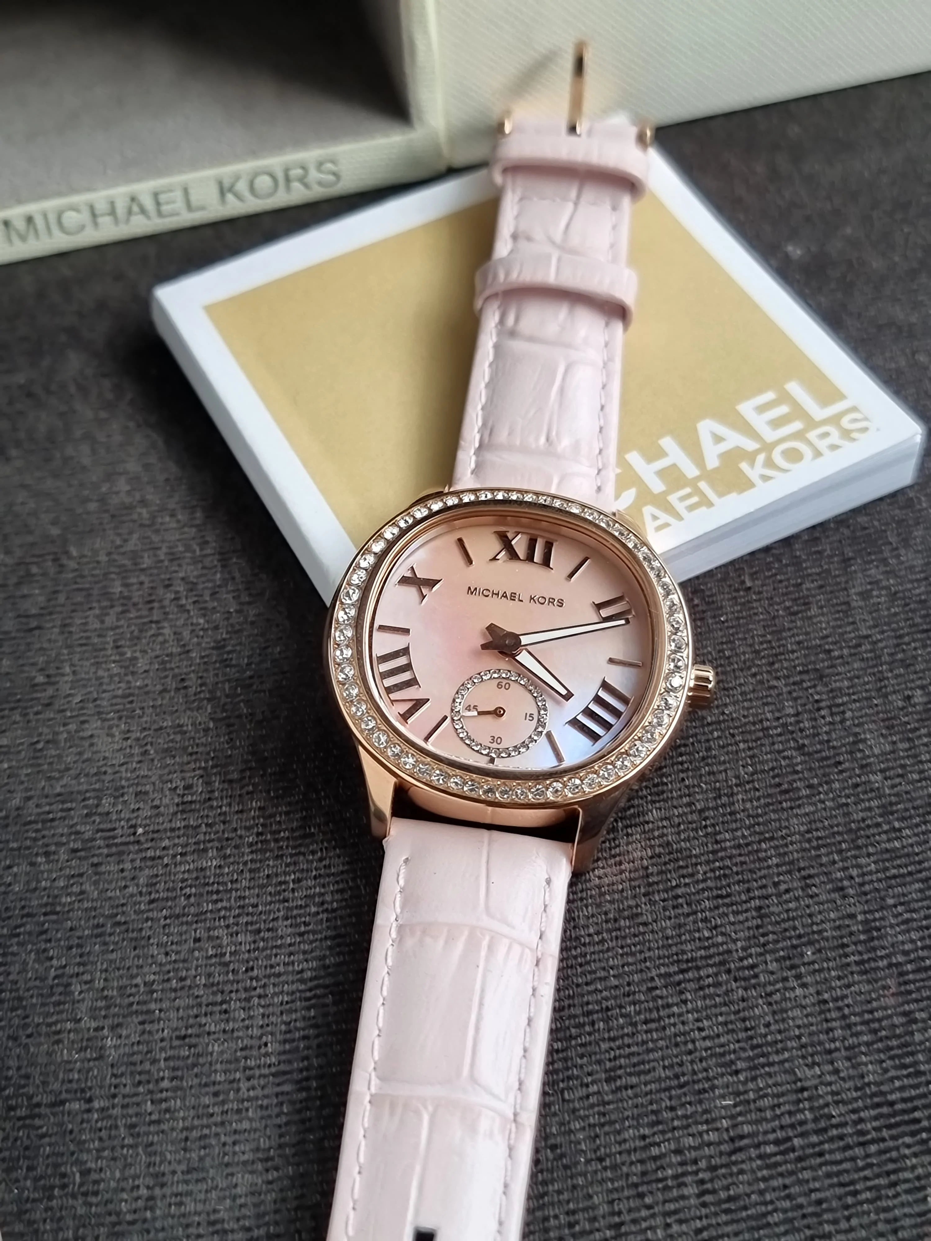 Montre femme Michael Kors SAGE MK4820